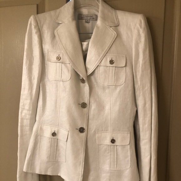 Tahari Other - TAHARI White Metallic pant suit